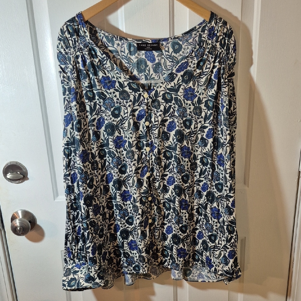 Lane Bryant Floral Print Blouse in Blue, Green, and White Size 26/28